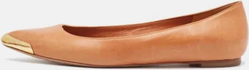 Alexander McQueen Pre-owned Leather flats Beige Dames