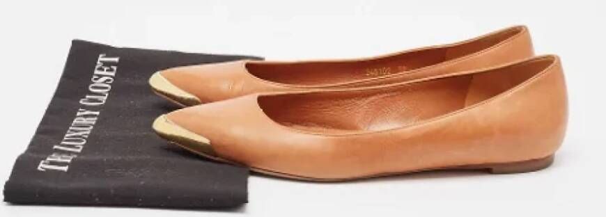 Alexander McQueen Pre-owned Leather flats Beige Dames