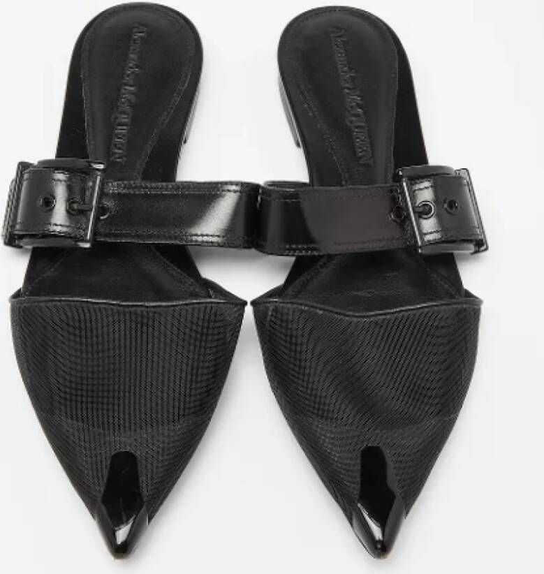 Alexander McQueen Pre-owned Leather flats Black Dames