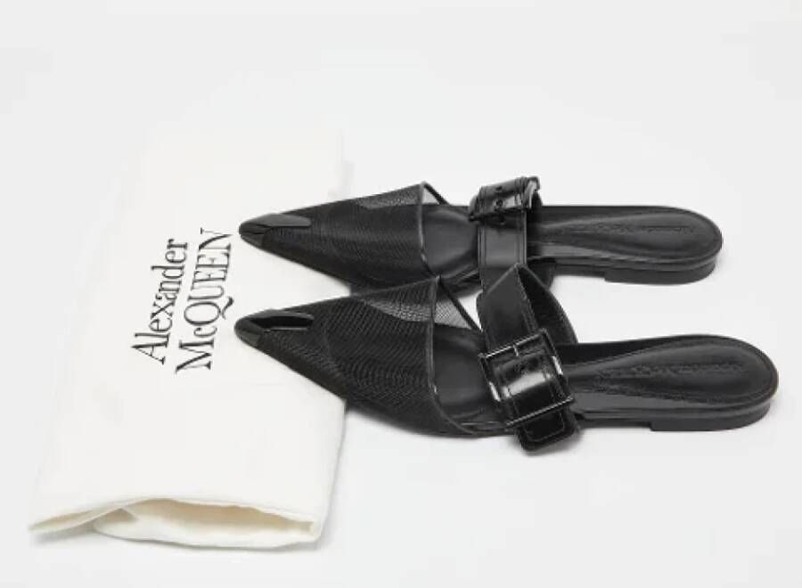 Alexander McQueen Pre-owned Leather flats Black Dames