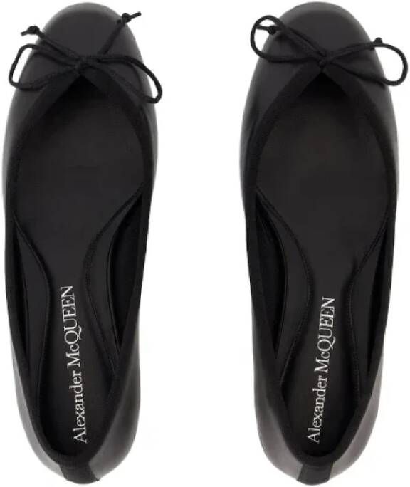 Alexander McQueen Pre-owned Leather flats Black Dames