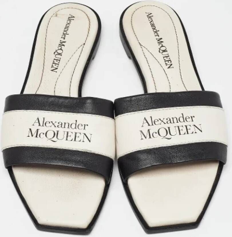 Alexander McQueen Pre-owned Leather flats White Dames