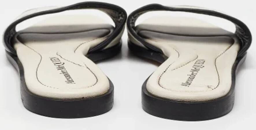 Alexander McQueen Pre-owned Leather flats White Dames