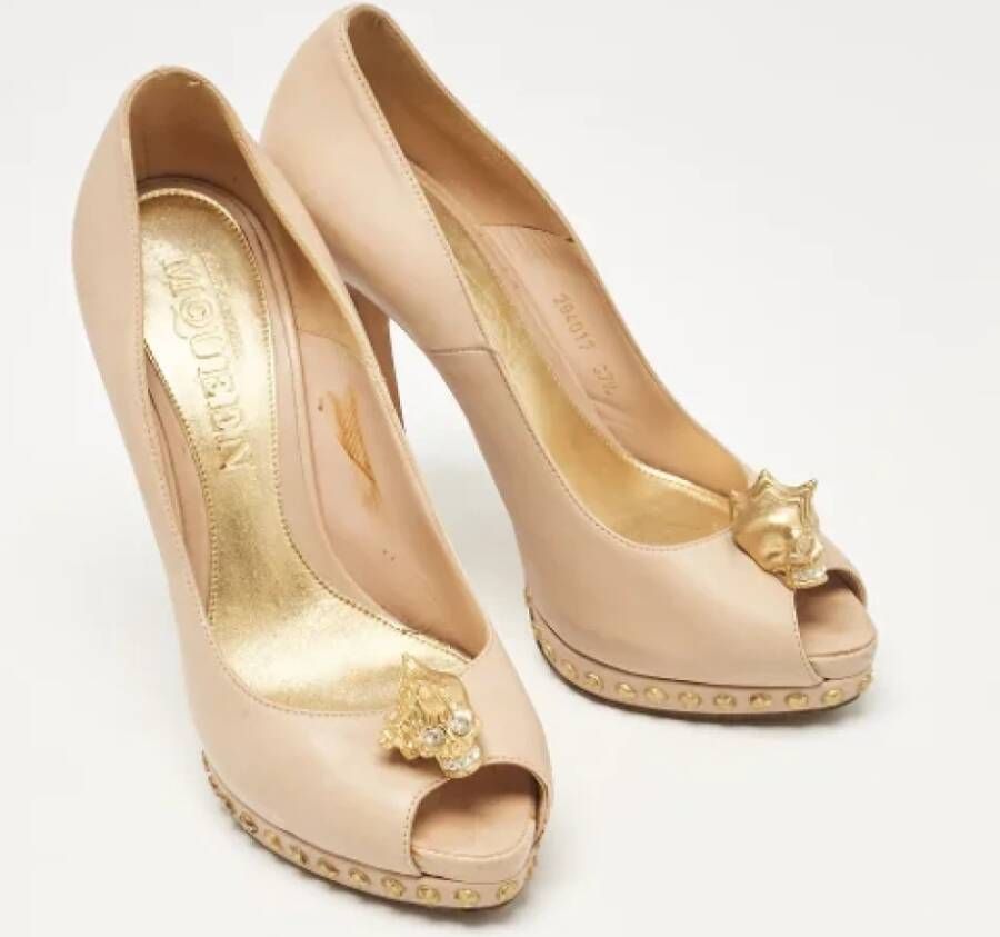 Alexander McQueen Pre-owned Leather heels Beige Dames