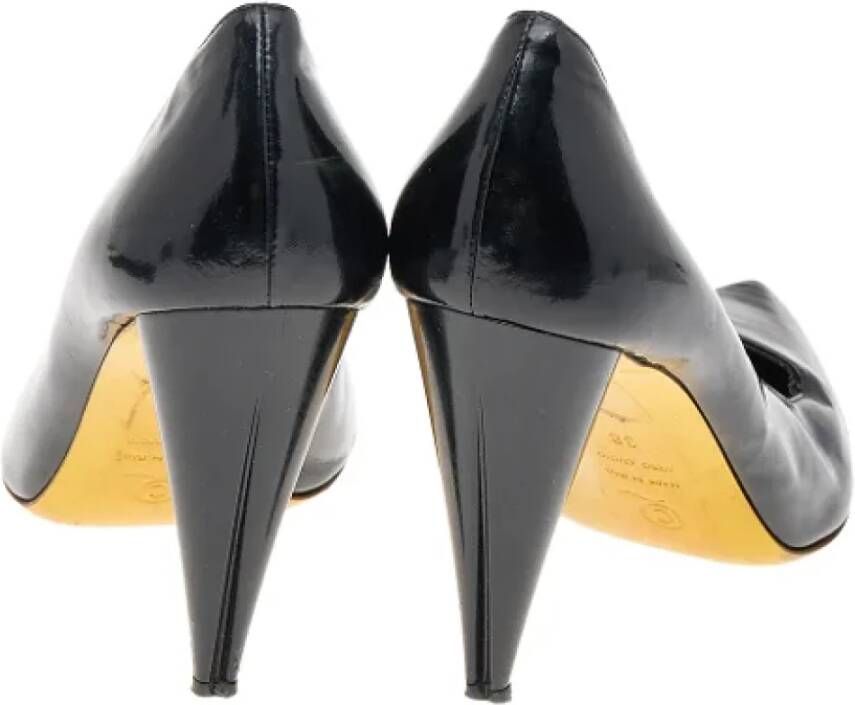 Alexander McQueen Pre-owned Leather heels Black Dames