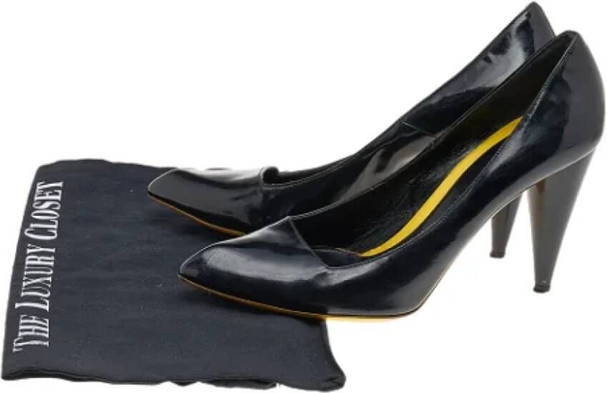 Alexander McQueen Pre-owned Leather heels Black Dames