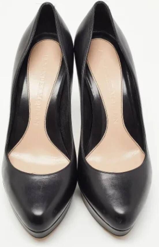 Alexander McQueen Pre-owned Leather heels Black Dames