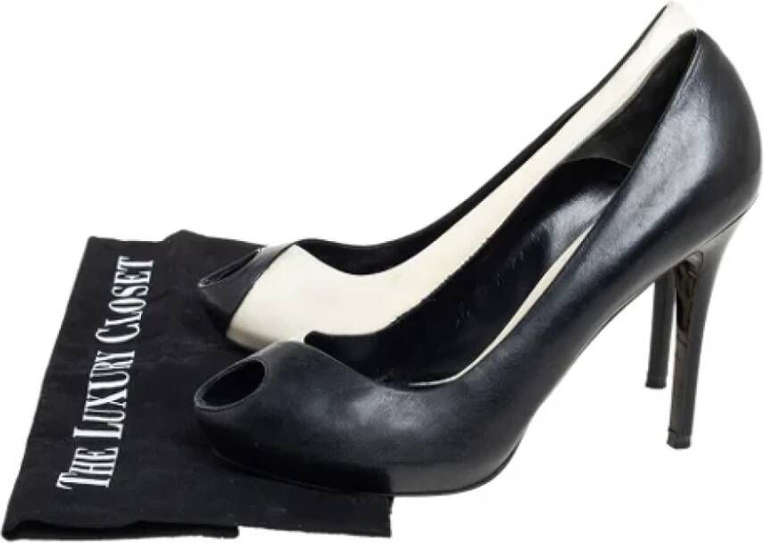 Alexander McQueen Pre-owned Leather heels Black Dames