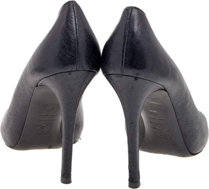 Alexander McQueen Pre-owned Leather heels Black Dames