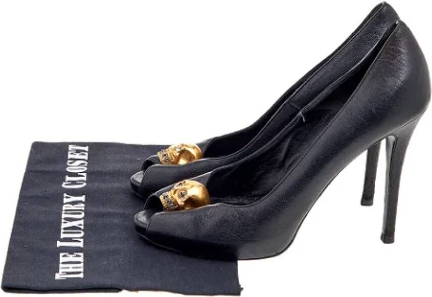 Alexander McQueen Pre-owned Leather heels Black Dames