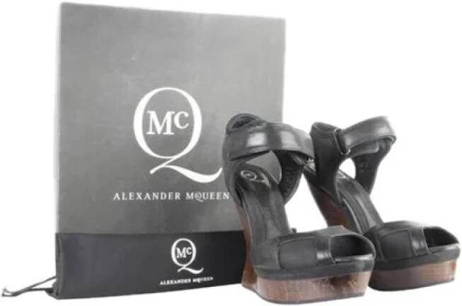 Alexander McQueen Pre-owned Leather heels Black Dames