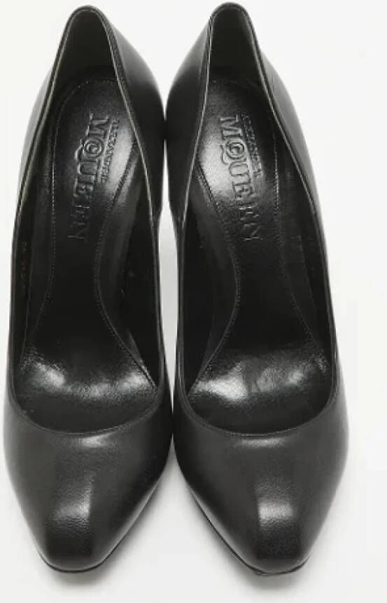 Alexander McQueen Pre-owned Leather heels Black Dames