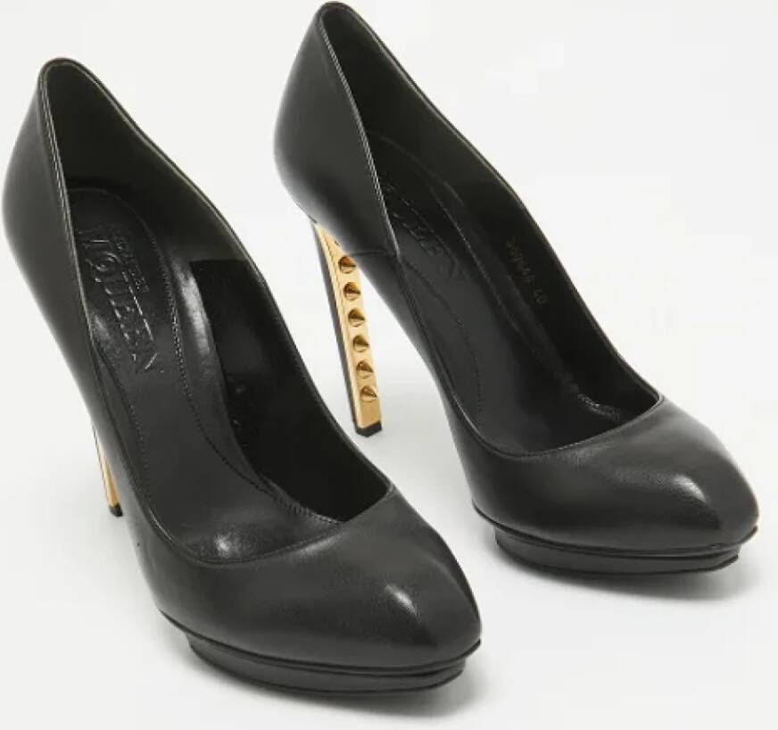 Alexander McQueen Pre-owned Leather heels Black Dames