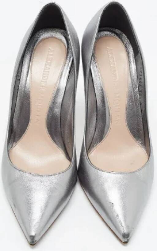 Alexander McQueen Pre-owned Leather heels Gray Dames