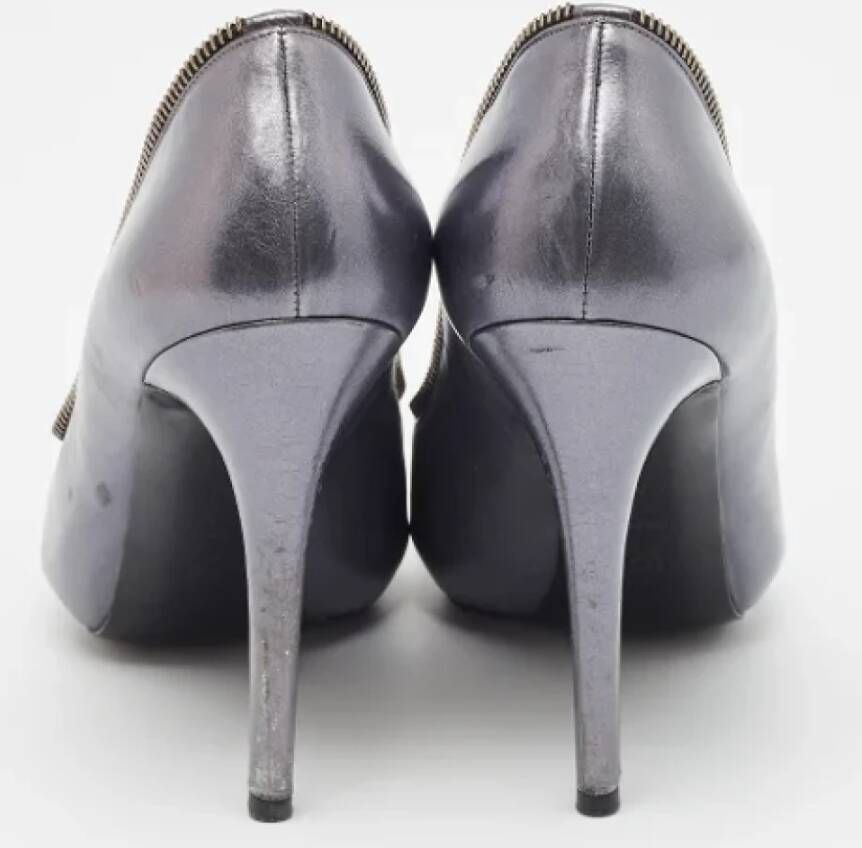 Alexander McQueen Pre-owned Leather heels Gray Dames