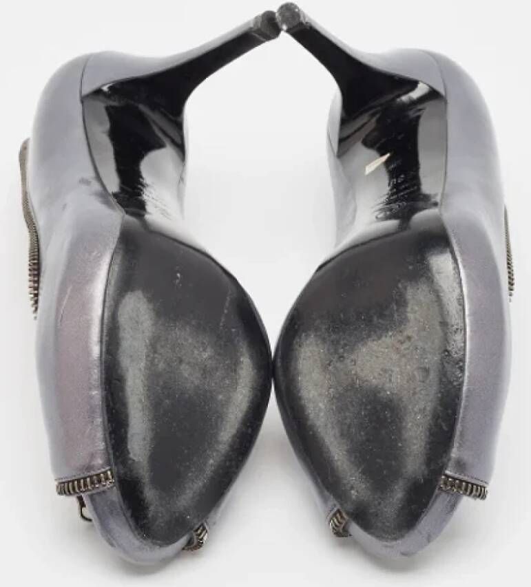 Alexander McQueen Pre-owned Leather heels Gray Dames