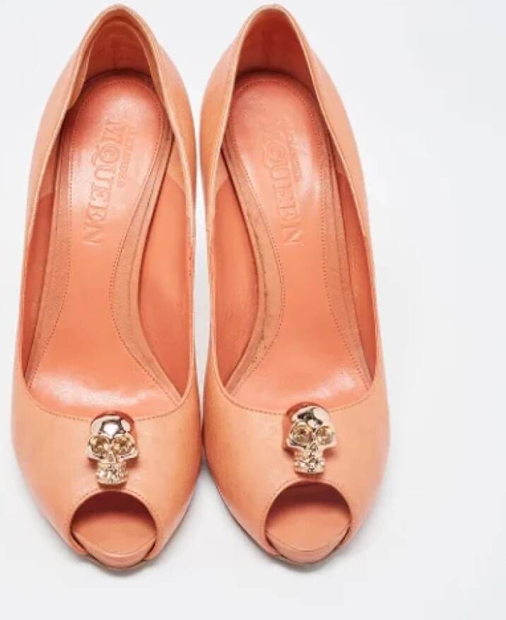 Alexander McQueen Pre-owned Leather heels Orange Dames