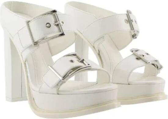 Alexander McQueen Pre-owned Leather heels White Dames