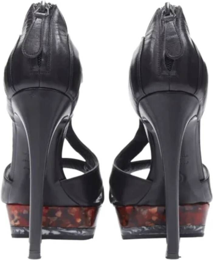 Alexander McQueen Pre-owned Leather sandals Black Dames