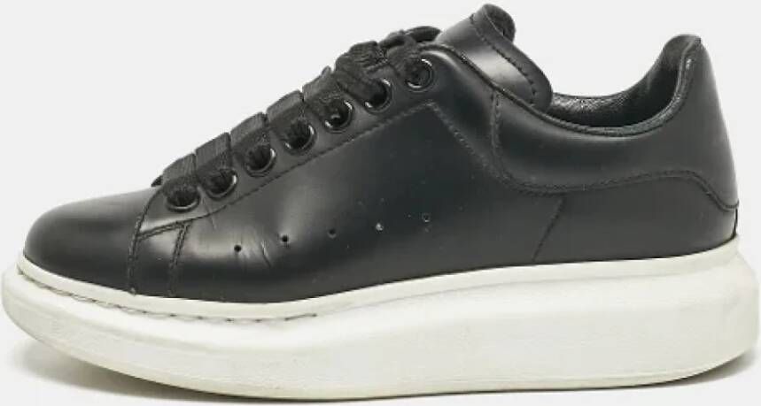 Alexander McQueen Pre-owned Leather sneakers Black Dames