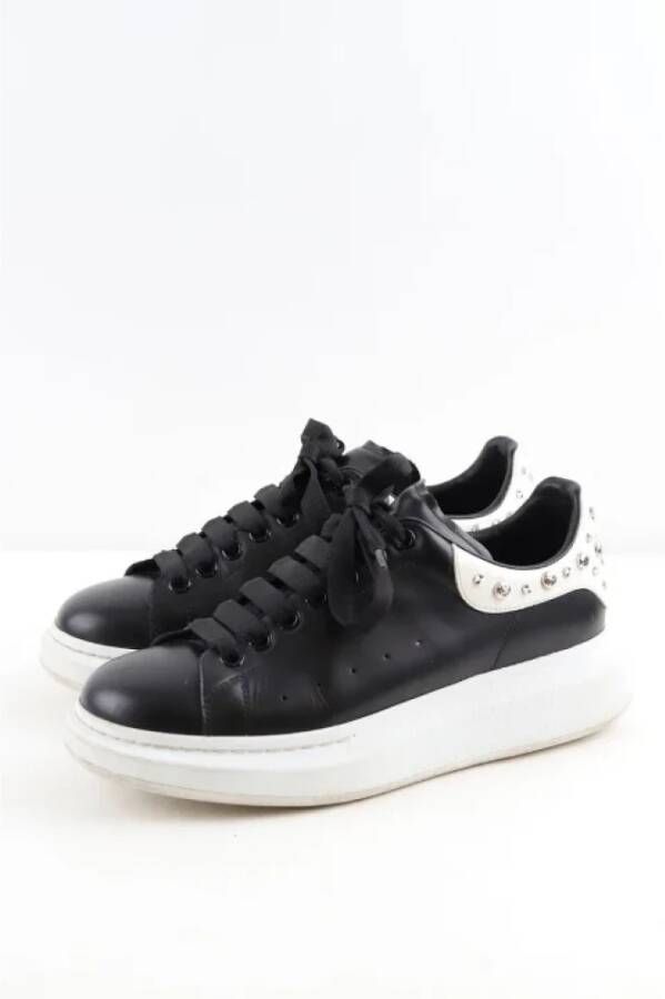 Alexander McQueen Pre-owned Leather sneakers Black Dames