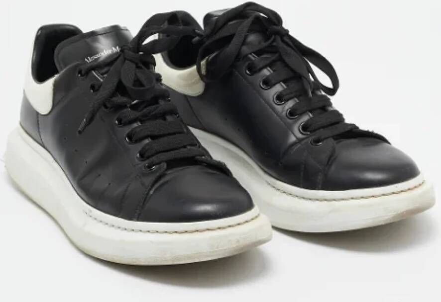 Alexander McQueen Pre-owned Leather sneakers Black Heren