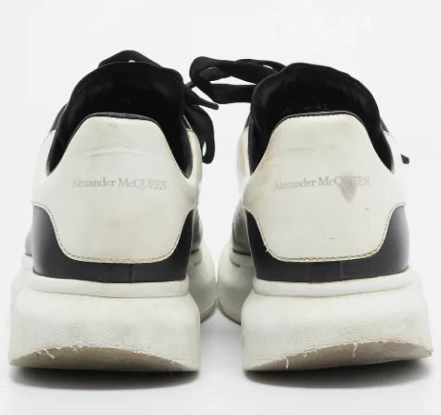 Alexander McQueen Pre-owned Leather sneakers Black Heren