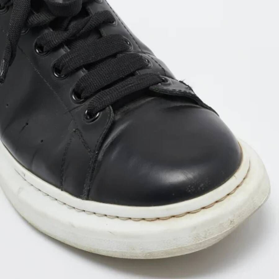 Alexander McQueen Pre-owned Leather sneakers Black Heren