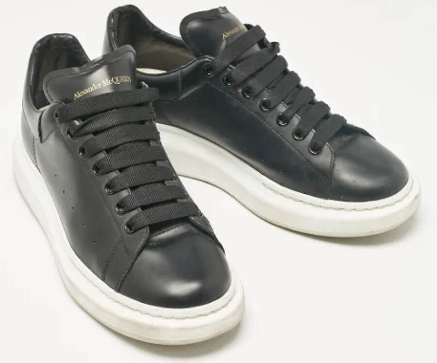 Alexander McQueen Pre-owned Leather sneakers Black Heren