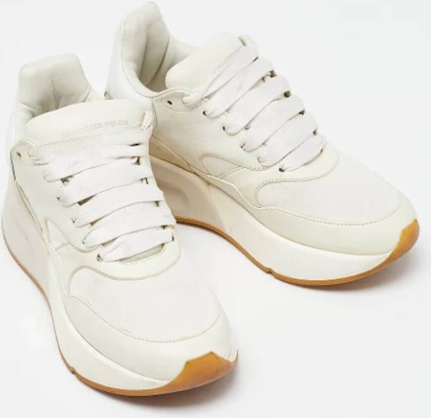 Alexander McQueen Pre-owned Leather sneakers White Dames