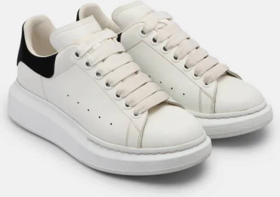 Alexander McQueen Pre-owned Leather sneakers White Dames