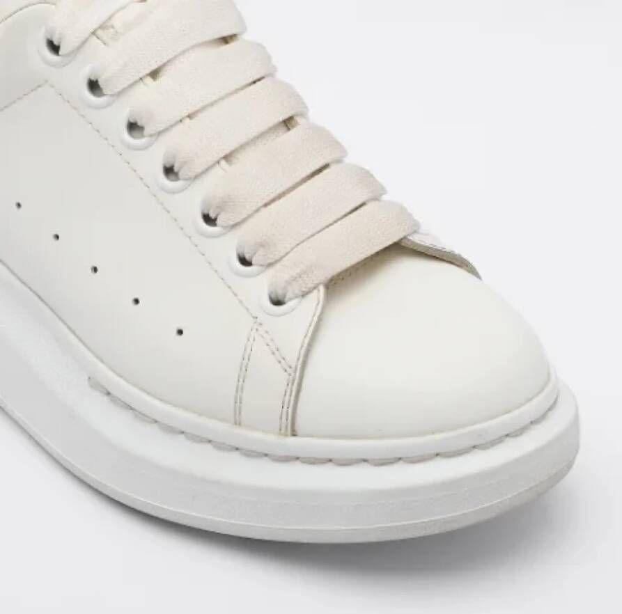 Alexander McQueen Pre-owned Leather sneakers White Dames