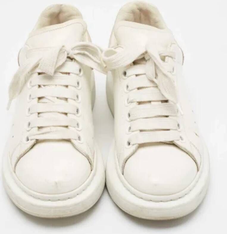 Alexander McQueen Pre-owned Leather sneakers White Dames