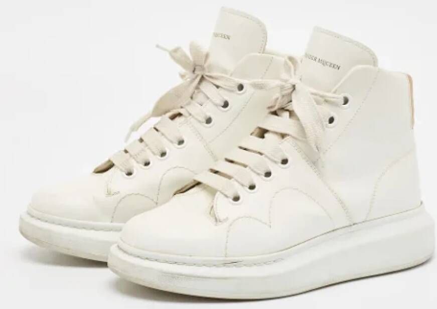 Alexander McQueen Pre-owned Leather sneakers White Dames