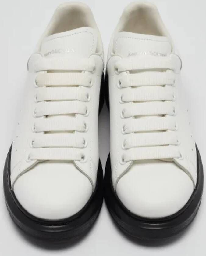 Alexander McQueen Pre-owned Leather sneakers White Dames