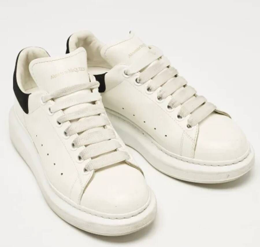 Alexander McQueen Pre-owned Leather sneakers White Dames