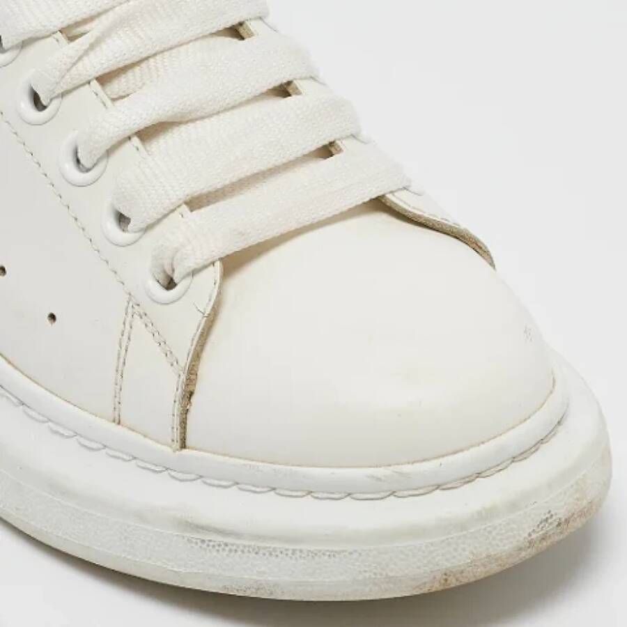 Alexander McQueen Pre-owned Leather sneakers White Dames