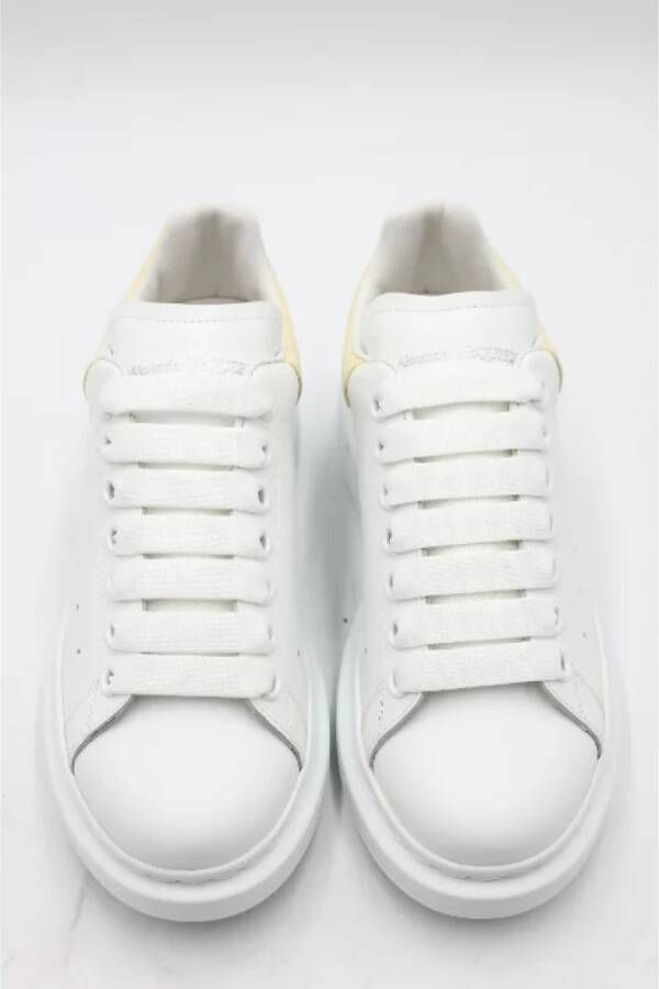 Alexander McQueen Pre-owned Leather sneakers White Dames