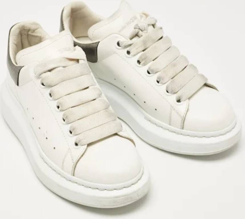 Alexander McQueen Pre-owned Leather sneakers White Dames