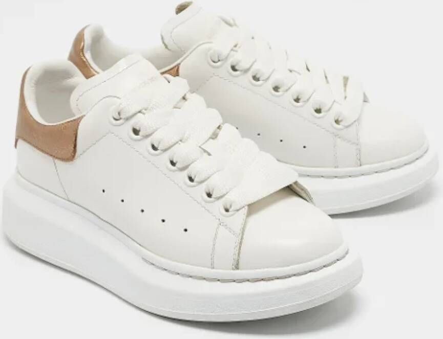 Alexander McQueen Pre-owned Leather sneakers White Dames