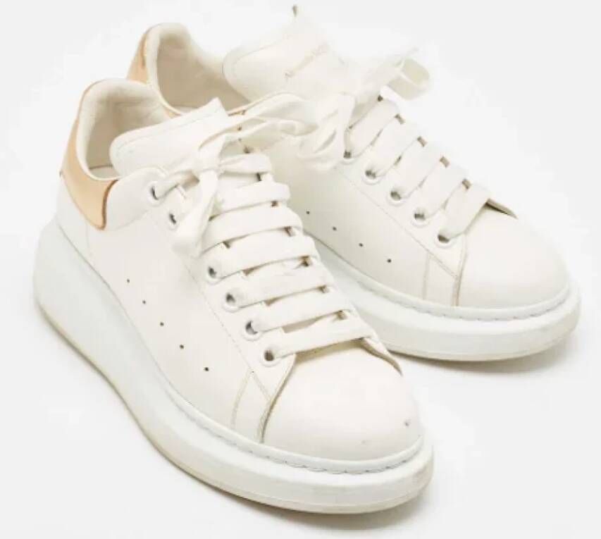 Alexander McQueen Pre-owned Leather sneakers White Dames