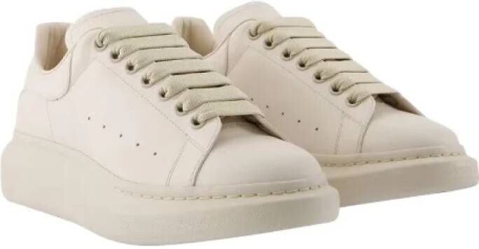 Alexander McQueen Pre-owned Leather sneakers White Heren