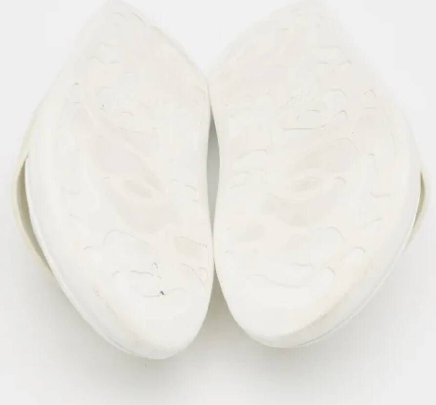 Alexander McQueen Pre-owned Rubber flats Beige Dames