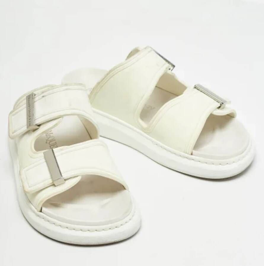 Alexander McQueen Pre-owned Rubber flats White Dames