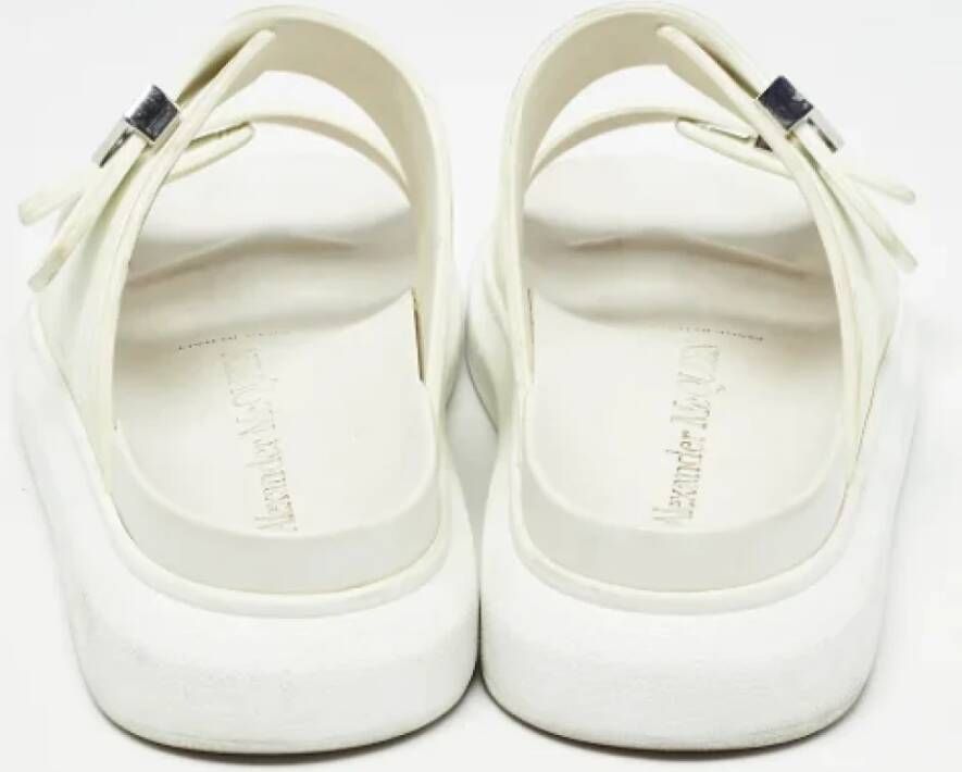 Alexander McQueen Pre-owned Rubber flats White Dames