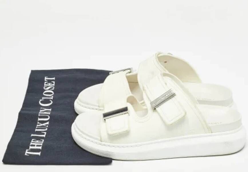 Alexander McQueen Pre-owned Rubber flats White Dames