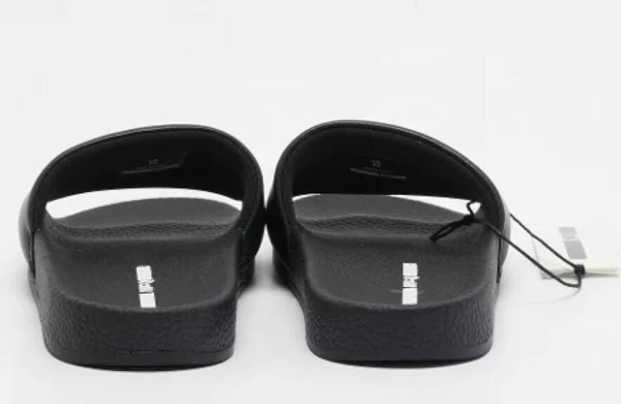 Alexander McQueen Pre-owned Rubber sandals Black Dames