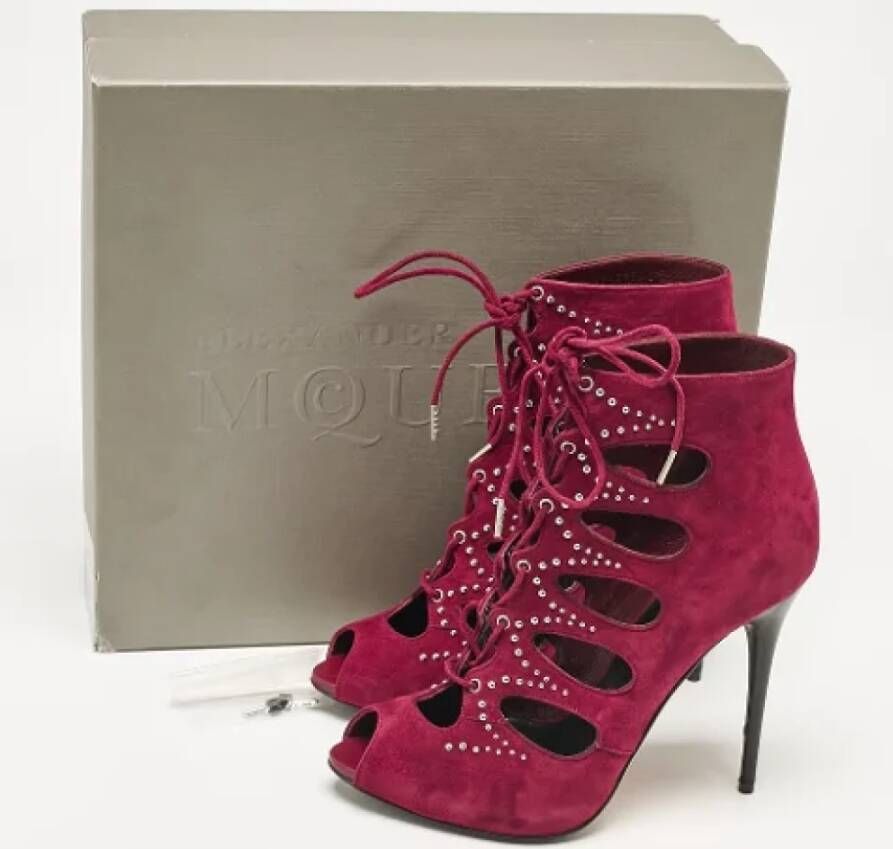 Alexander McQueen Pre-owned Suede boots Red Dames