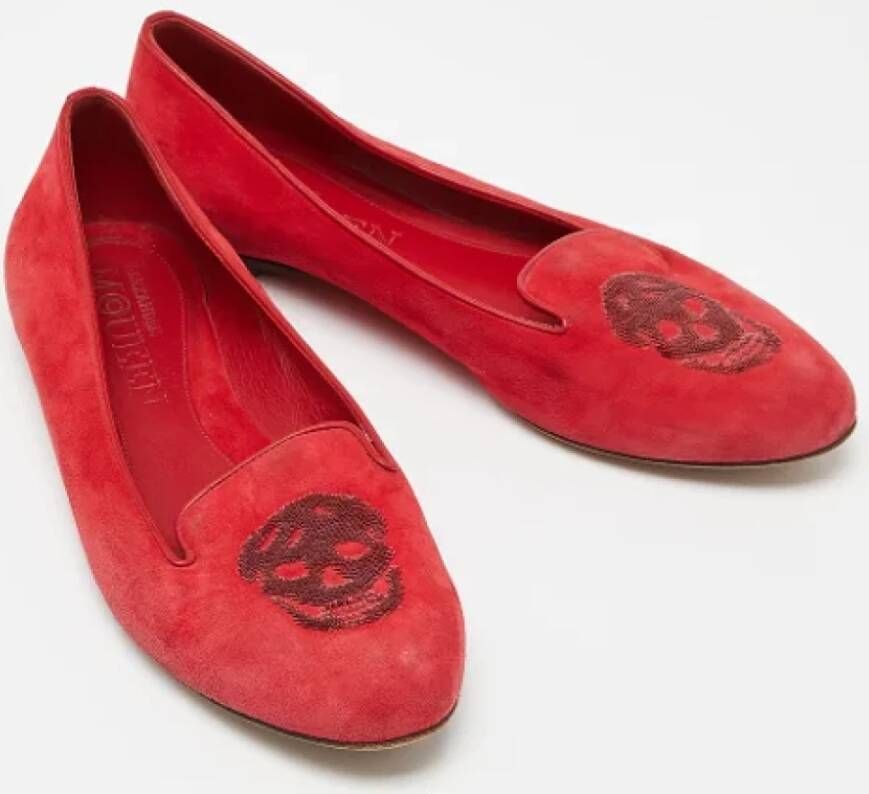 Alexander McQueen Pre-owned Suede flats Red Dames