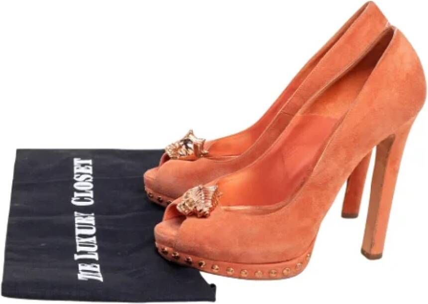 Alexander McQueen Pre-owned Suede heels Orange Dames